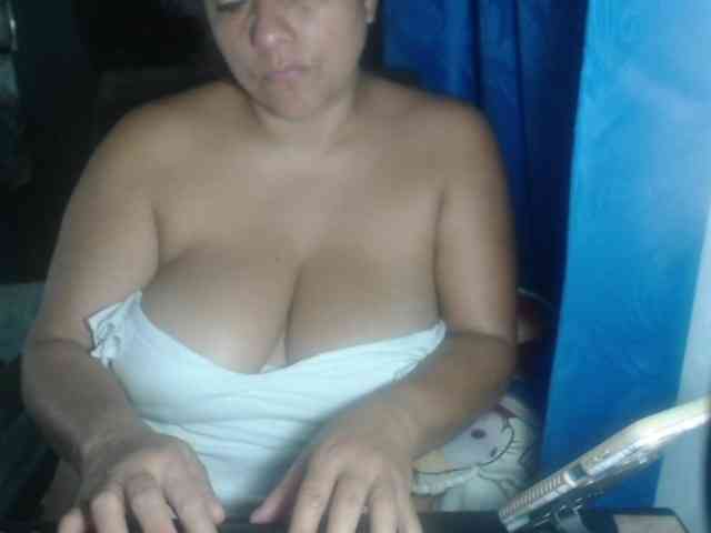 adrianamilf44 webcam