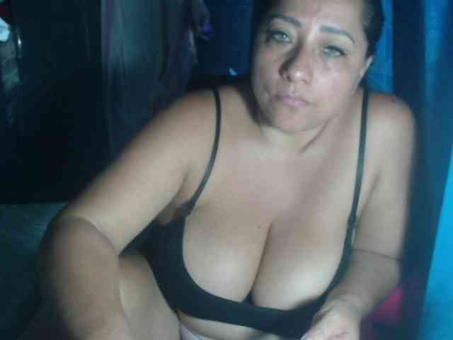 adrianamilf44 webcam