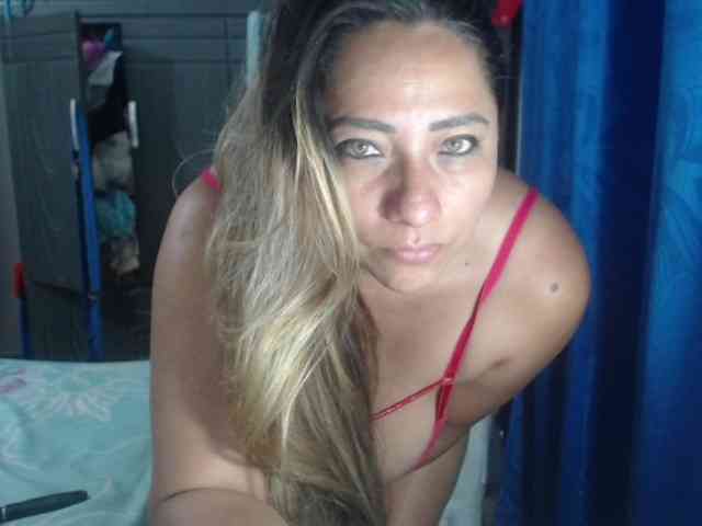 adrianamilf44 adrianamilf44