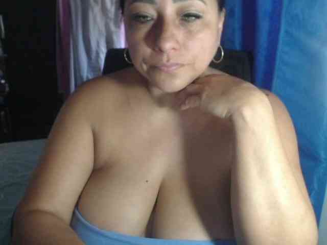 adrianamilf44 webcam