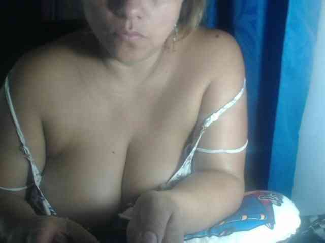 adrianamilf44 webcam