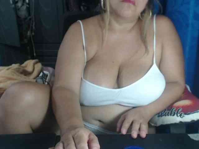 adrianamilf44 webcam