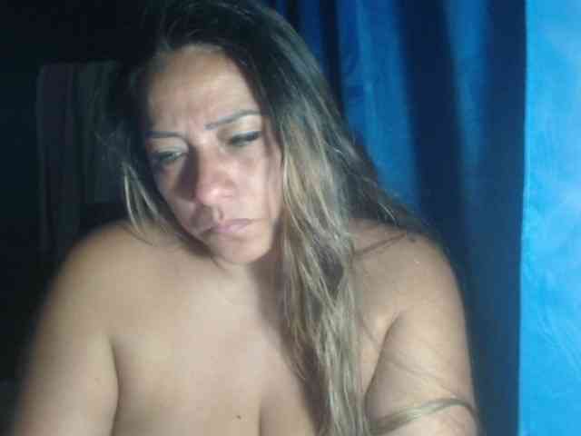 adrianamilf44 webcam