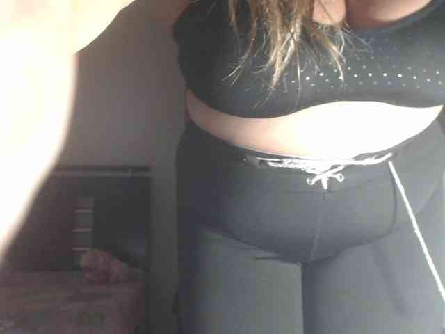 adrianamilf44 webcam