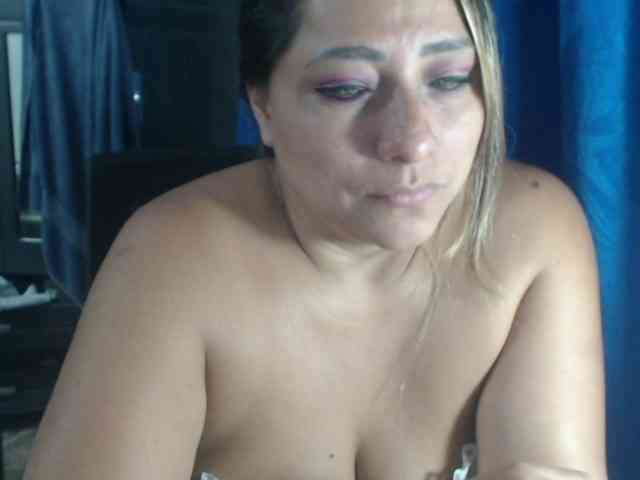 adrianamilf44 webcam