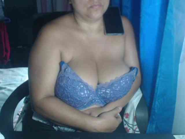 adrianamilf44 webcam