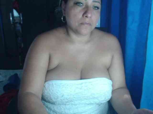 adrianamilf44 webcam