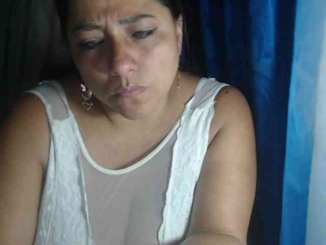 adrianamilf44 webcam