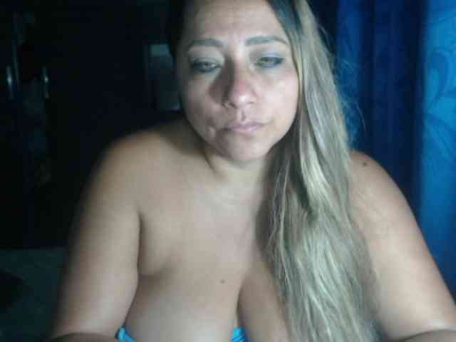 adrianamilf44 webcam