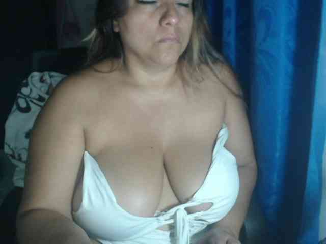 adrianamilf44 webcam