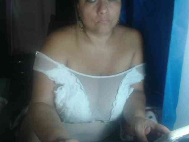 adrianamilf44 webcam