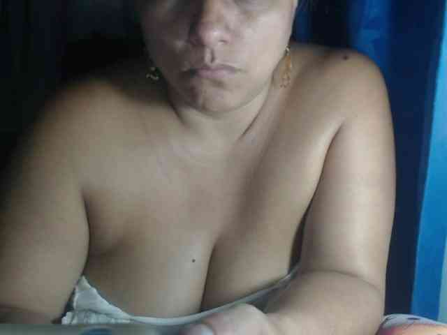 adrianamilf44 webcam