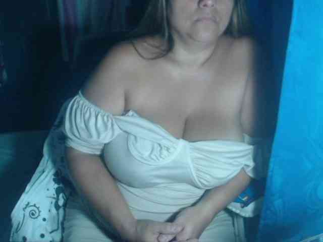 adrianamilf44 webcam