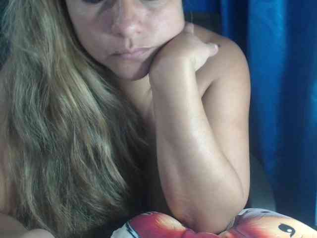 adrianamilf44 webcam