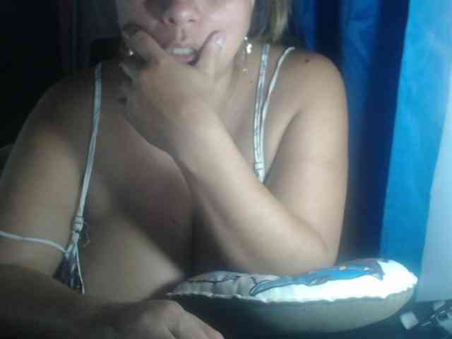 adrianamilf44 webcam