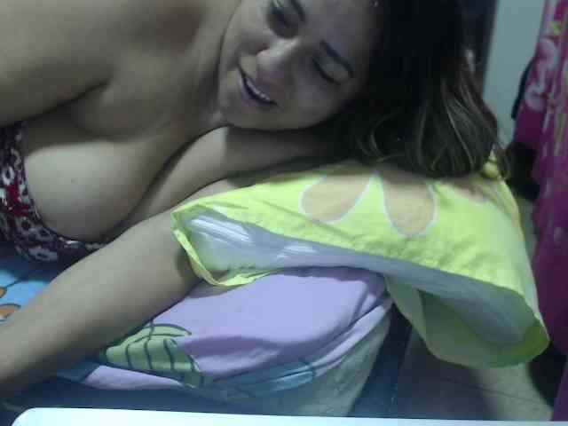 adrianamilf44 webcam