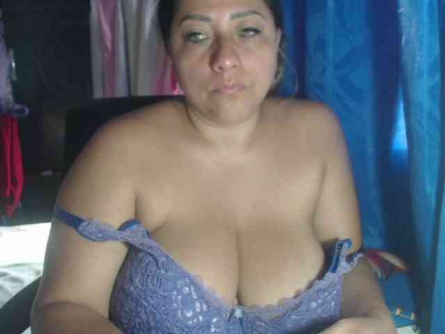 adrianamilf44 webcam