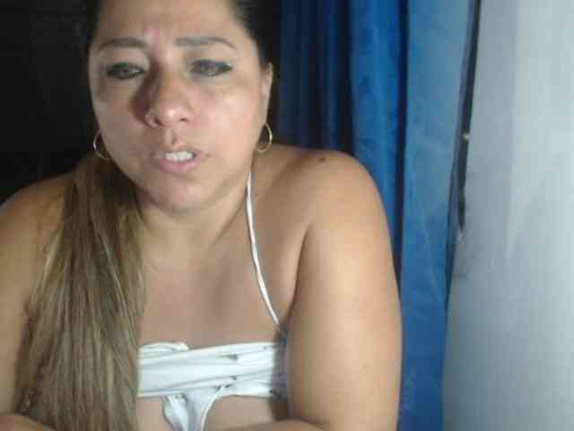 adrianamilf44 webcam