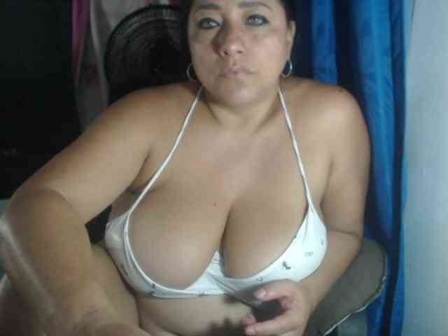 adrianamilf44 webcam