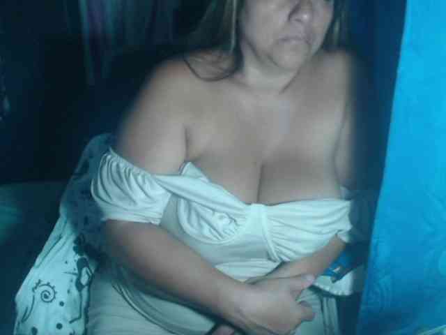 adrianamilf44 webcam