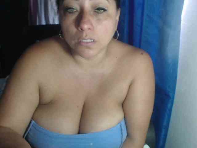 adrianamilf44 webcam