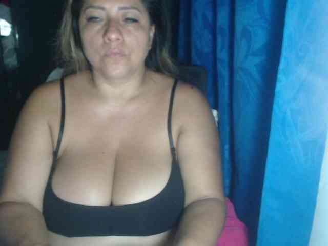adrianamilf44 webcam
