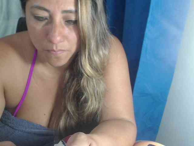 adrianamilf44 webcam