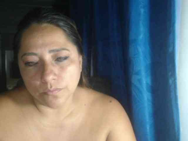 adrianamilf44 webcam
