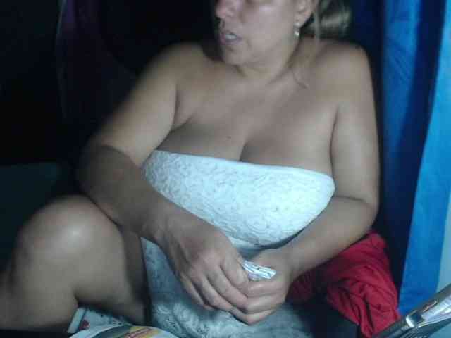 adrianamilf44 webcam