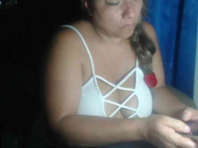 adrianamilf44 webcam