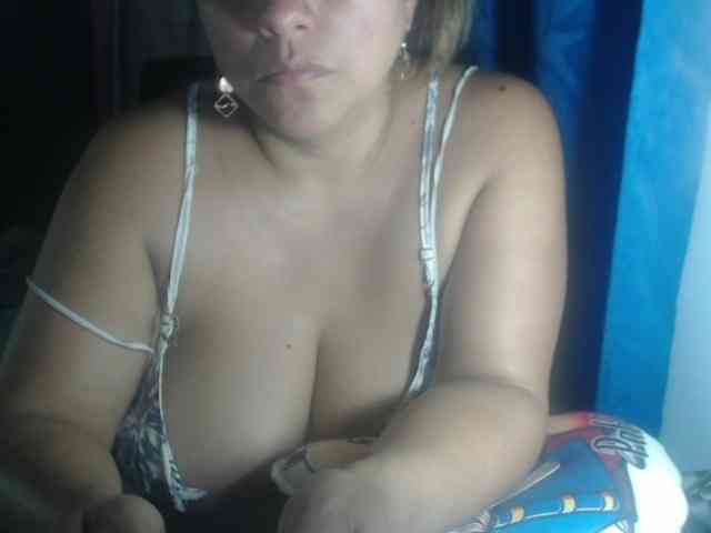 adrianamilf44 webcam