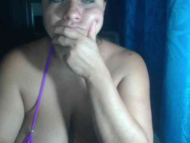 adrianamilf44 webcam