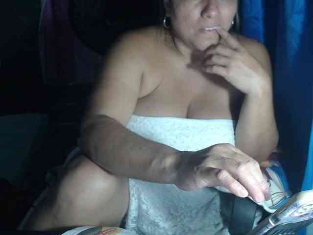 adrianamilf44 webcam