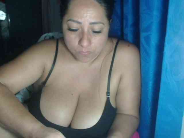 adrianamilf44 Live Webcam on BongaCams