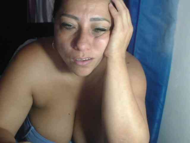 adrianamilf44 webcam