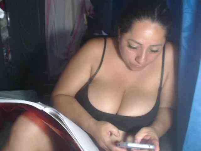 adrianamilf44 webcam