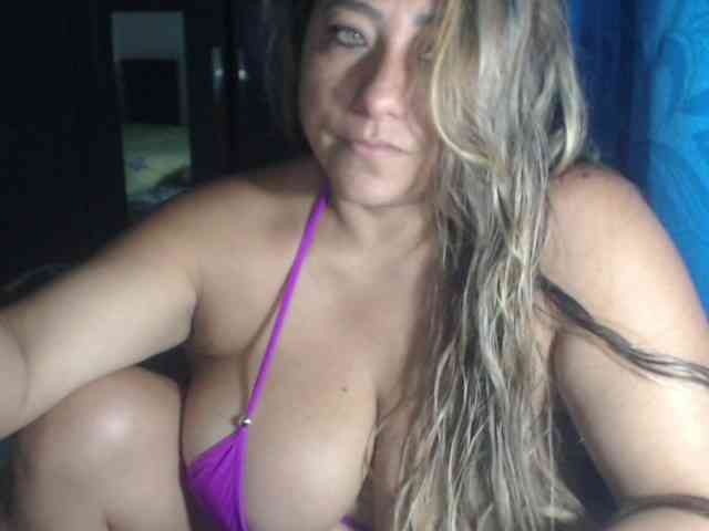adrianamilf44 webcam