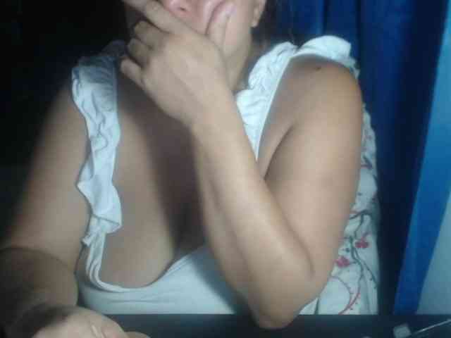 adrianamilf44 webcam