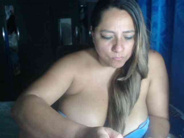 adrianamilf44 webcam