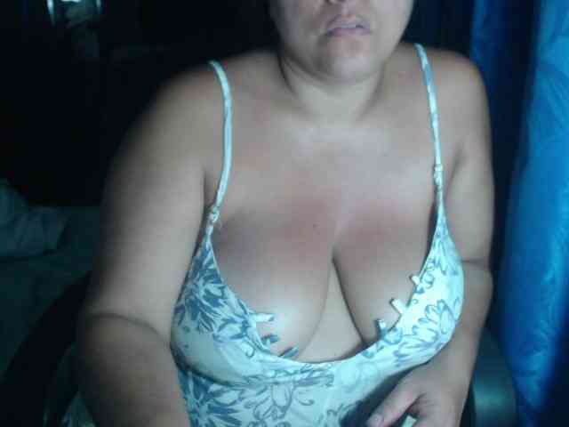 adrianamilf44 webcam