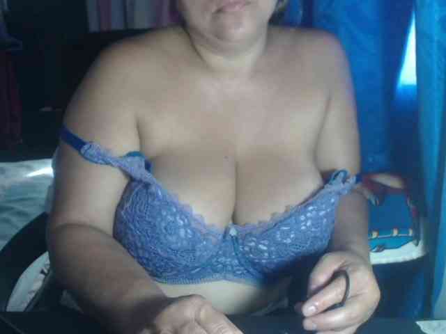 adrianamilf44 webcam