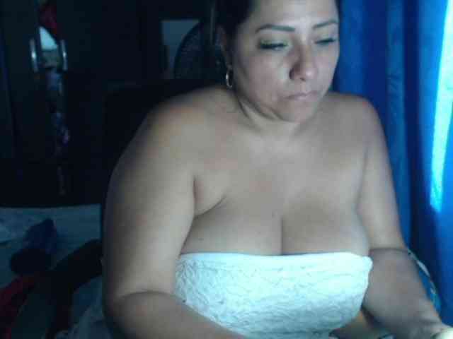 adrianamilf44 webcam