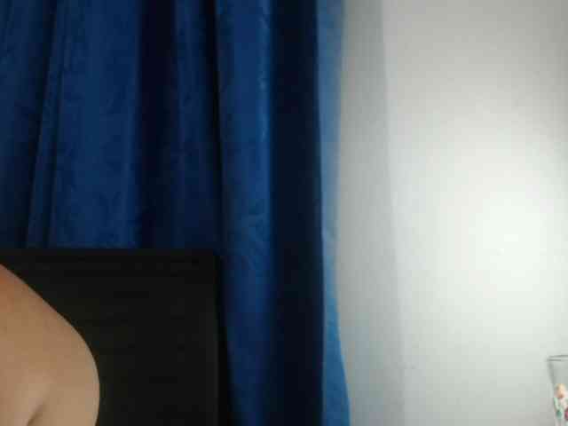 adrianamilf44 webcam