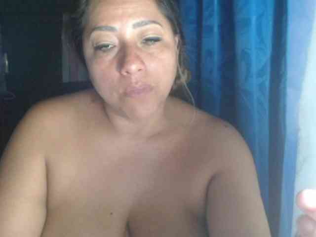 adrianamilf44 webcam