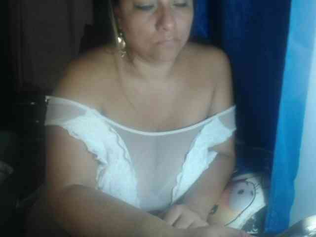 adrianamilf44 webcam