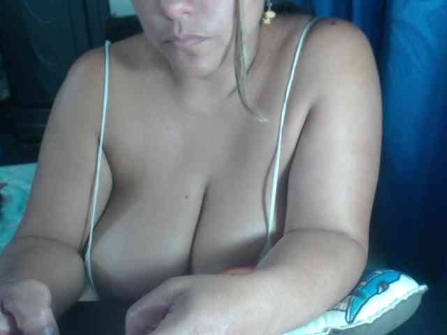 adrianamilf44 webcam