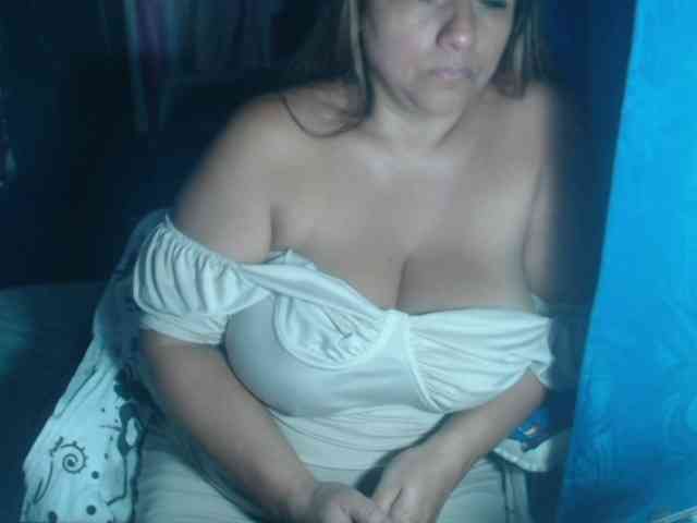 adrianamilf44 webcam