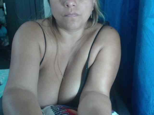 adrianamilf44 webcam