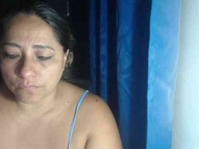 adrianamilf44 webcam