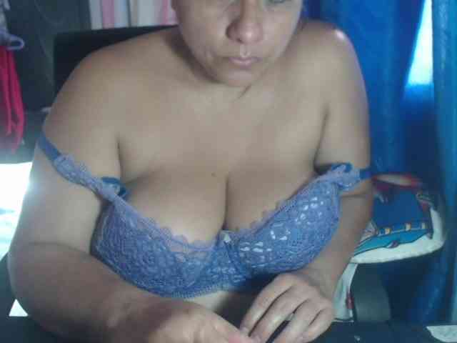 adrianamilf44 webcam